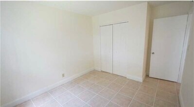 5186 NE 6th Ave in Oakland Park, FL - Building Photo - Building Photo