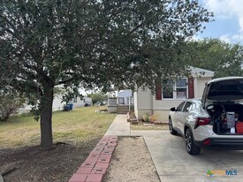 456 Limestone Dr in New Braunfels, TX - Building Photo