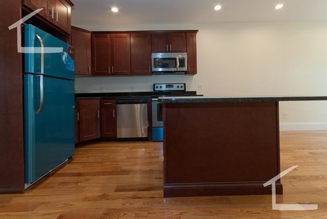 79 Brighton Ave, Unit 2 in Boston, MA - Building Photo - Building Photo