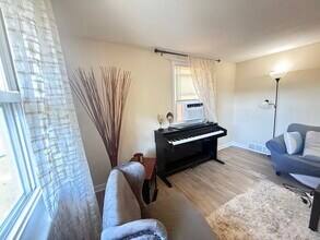 36 Landin St in Woodbridge, CT - Foto de edificio - Building Photo
