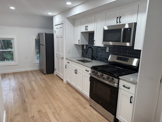263 Hawley Ave in Bridgeport, CT - Building Photo - Building Photo