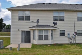 121 Hickory Ridge Dr in St. Robert, MO - Building Photo - Building Photo