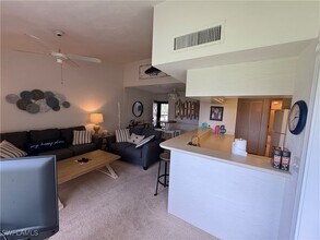5590 Trailwinds Dr in Ft. Myers, FL - Building Photo - Building Photo