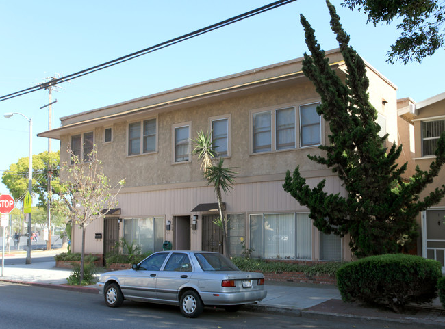 3140 E 3rd St in Long Beach, CA - Foto de edificio - Building Photo