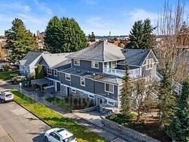 1015 9th St in Bremerton, WA - Building Photo