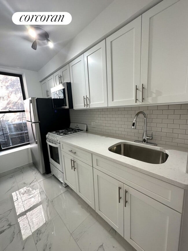property at 359 W 53rd St