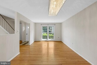 10326 Colony Park Dr in Fairfax, VA - Building Photo - Building Photo