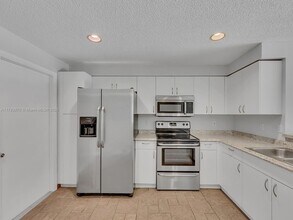 1458 Coronado Rd in Weston, FL - Building Photo - Building Photo