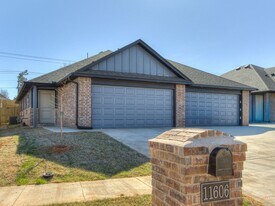 11606 Mackenzie Wy in Yukon, OK - Building Photo