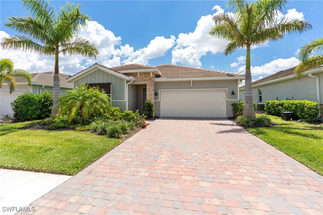 14488 Stillwater Way in Naples, FL - Foto de edificio