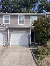 52 Birch Ln in Eatontown, NJ - Building Photo - Building Photo