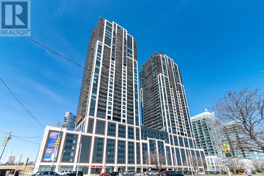 1928-1928 Lake Shore Blvd W in Toronto, ON - Building Photo