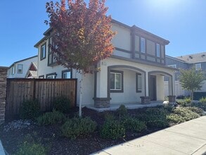 4364 White Ash Ln in Sacramento, CA - Building Photo - Building Photo