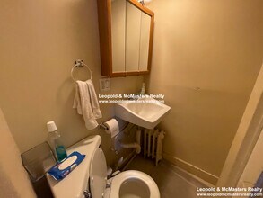88 Myrtle St, Unit 8 in Boston, MA - Building Photo - Building Photo