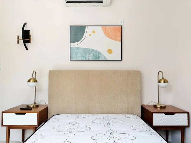 Furnished room/NOT APARTMENT in Brooklyn, NY - Building Photo - Building Photo