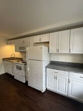 32 Russell Rd in Colonie, NY - Building Photo - Building Photo