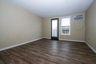 930 Hostetler Rd in Orrville, OH - Building Photo - Building Photo