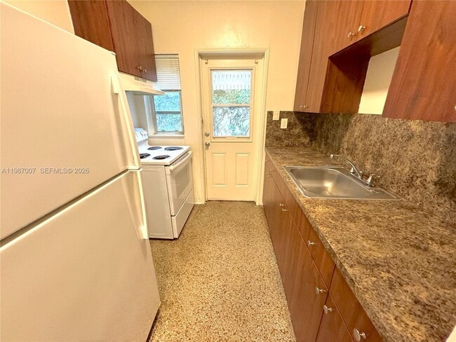 501 SE 12th Ct in Fort Lauderdale, FL - Building Photo - Building Photo