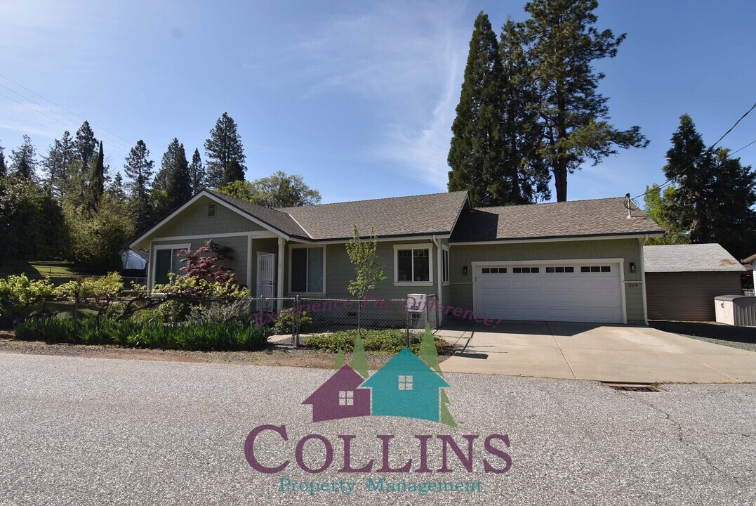 519 St Patricks Dr in Grass Valley, CA - Building Photo