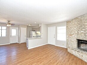 301 Algerita Dr in Georgetown, TX - Building Photo - Building Photo