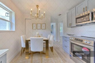 2002 E Hanna Ave in Tampa, FL - Building Photo - Building Photo