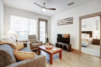 120 W CityLine Dr in Richardson, TX - Building Photo - Building Photo