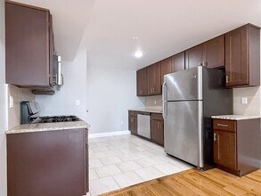 381 Communipaw Ave in Jersey City, NJ - Building Photo - Building Photo