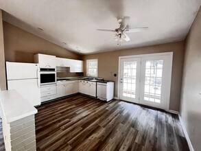 4017 Hillbrook Dr in Louisville, KY - Building Photo - Building Photo