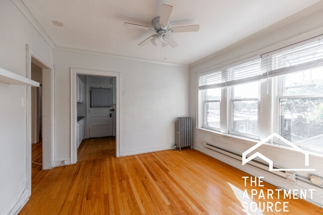 property at 4218 N Clark St