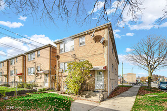 5697 S Archer Ave in Chicago, IL - Building Photo - Building Photo