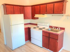 535 NE 76th Ave in Portland, OR - Building Photo - Building Photo