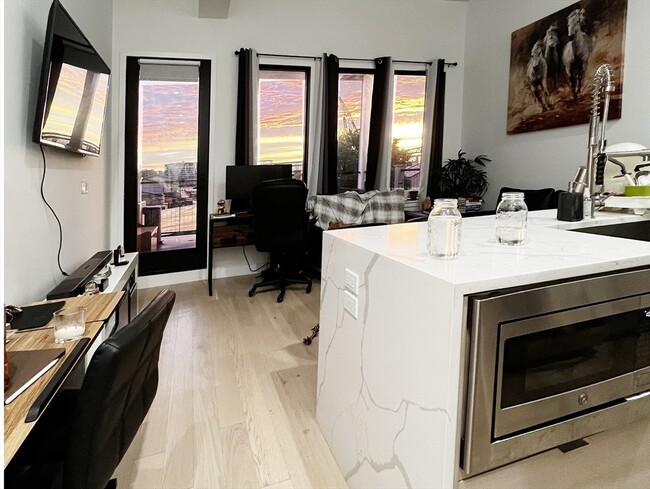 360 Meridian St in Boston, MA - Building Photo - Building Photo