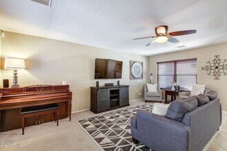 1554 S Danielson Way in Chandler, AZ - Foto de edificio - Building Photo