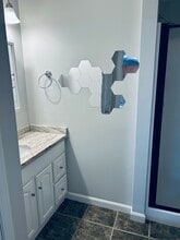 4 Levesque Dr in Smithfield, RI - Foto de edificio - Building Photo