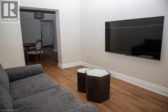 116 Bay St N in Hamilton, ON - Building Photo - Building Photo