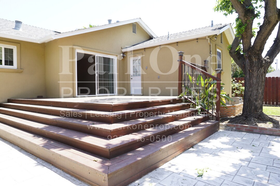 1725 6th St in Concord, CA - Building Photo