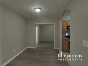 804 Heidi Rd in Seffner, FL - Building Photo - Building Photo