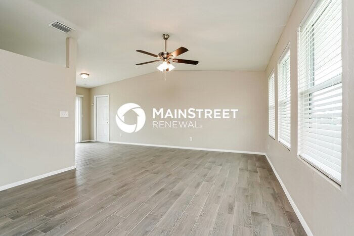 1421 NE 18th Ave in Cape Coral, FL - Building Photo