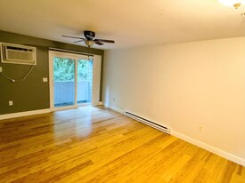 92 Eastern Ave in Manchester, NH - Building Photo