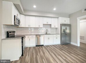 640 Lincoln Hwy-Unit -2 in Fairless Hills, PA - Building Photo - Building Photo