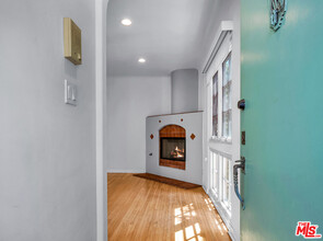 2000 Washington Ave in Santa Monica, CA - Building Photo - Building Photo
