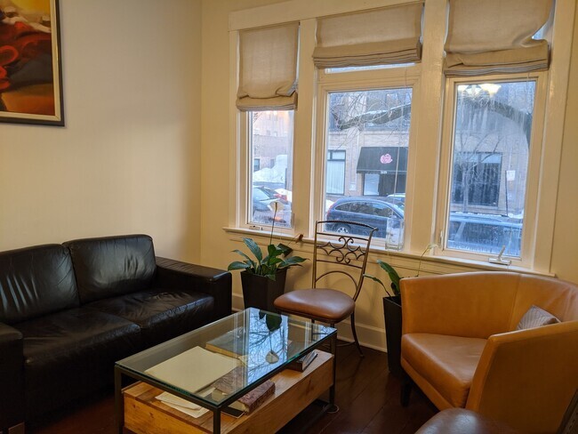 1422 W Diversey Pkwy-Unit -1 in Chicago, IL - Building Photo - Building Photo