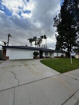4701 Ironwood Way in Bakersfield, CA - Building Photo