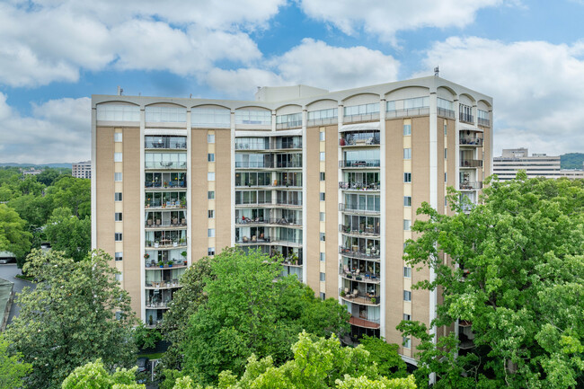 Windsor Tower in Nashville, TN - Building Photo - Building Photo