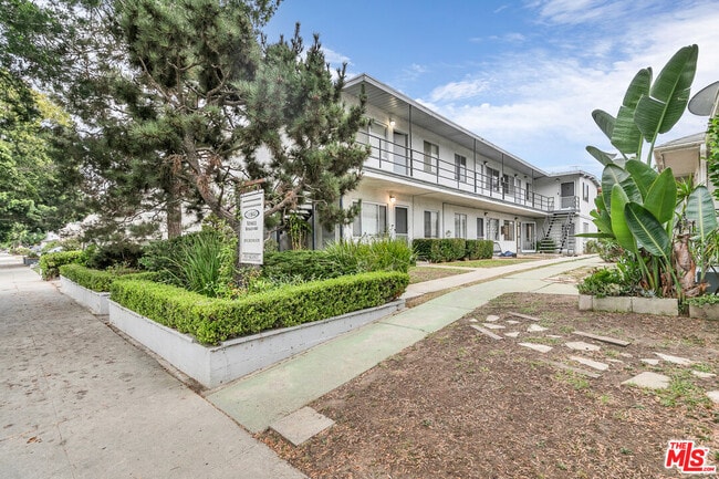 property at 11842 Venice Blvd.