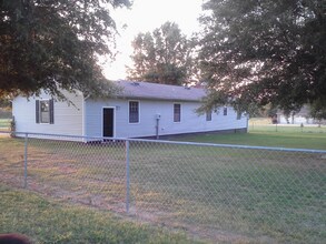 20556 Johnson Rd in Athens, AL - Building Photo - Building Photo