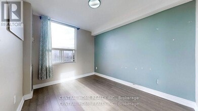 5 Shady Golfway in Toronto, ON - Building Photo - Building Photo
