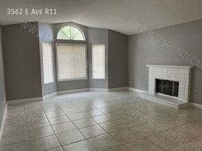 3562 E Ave R-11 in Palmdale, CA - Building Photo - Building Photo