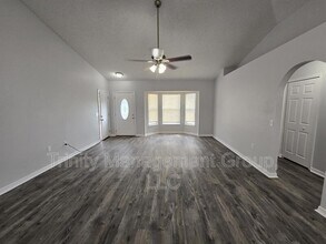 12325 Shafton Rd in Spring Hill, FL - Building Photo - Building Photo