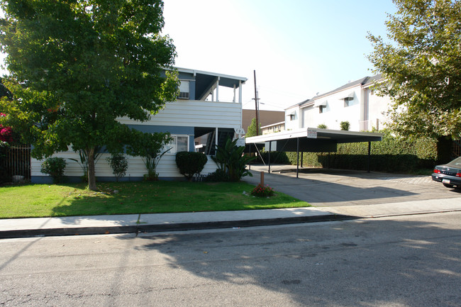 121 Maynard St in Glendale, CA - Foto de edificio - Building Photo